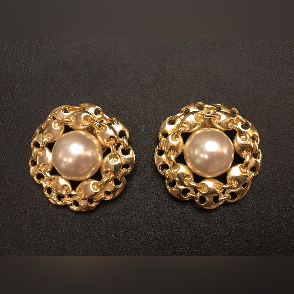 Bluette Shoe Clips Goldtone Faux Pearl Circular